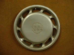 94 Volvo hubcaps